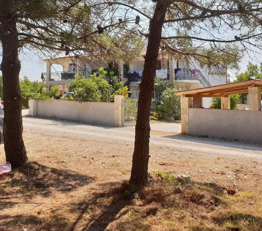 Apartmani Samanta Vir Eksteriør bilde
